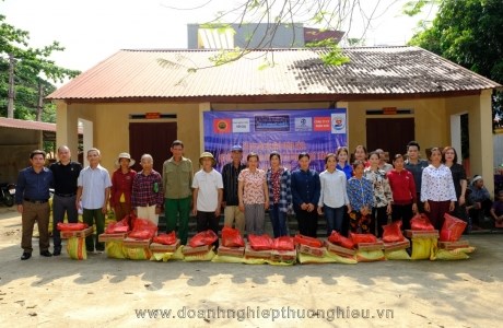 “Sống trong đời sống cần có một tấm lòng …”