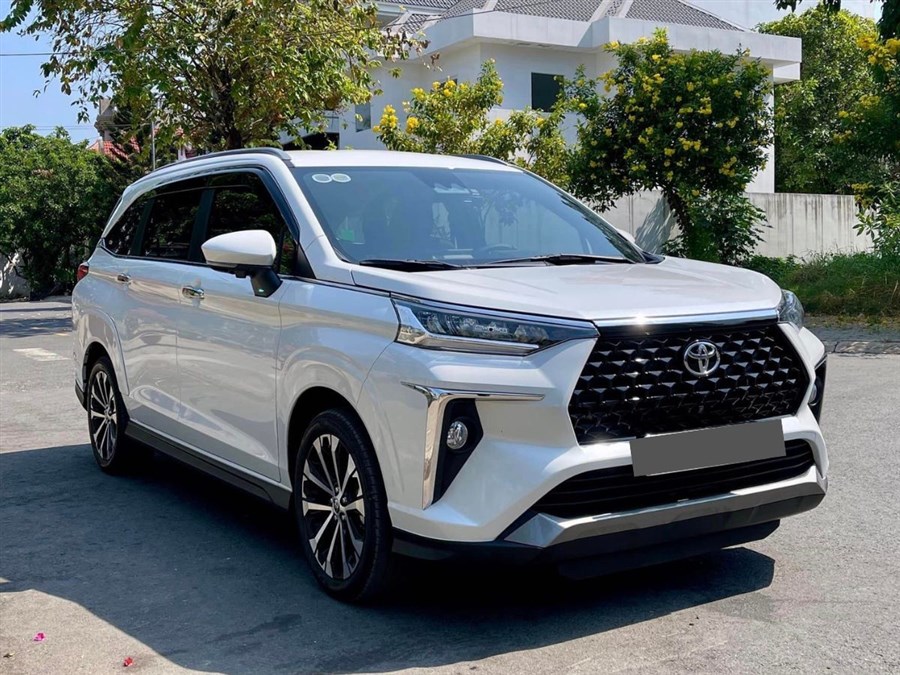 Toyota Veloz Cross mới lăn bánh 500 km đã xuống giá ngỡ ngàng trên sàn xe cũ