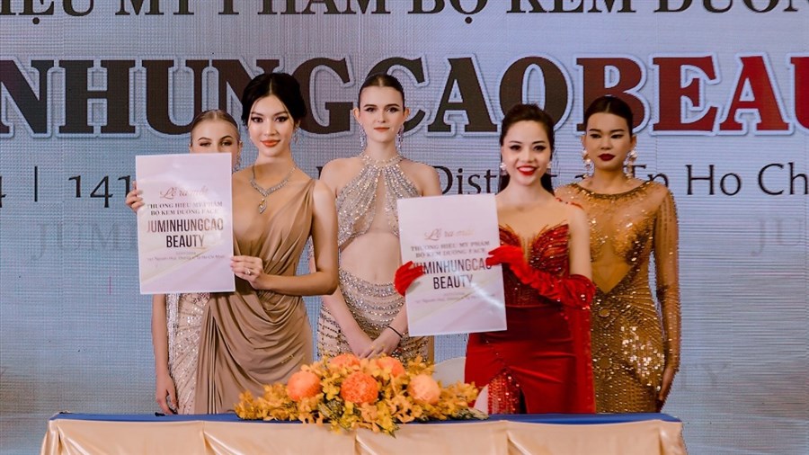 Nhung Cao ra mắt thương hiệu Mỹ phẩm Juminhungcaobeauty