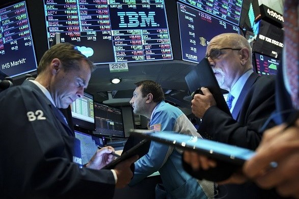 Chứng khoán Mỹ ngập trong sắc đỏ sau khi Fed phát tín hiệu chưa sẵn sàng hạ lãi suất