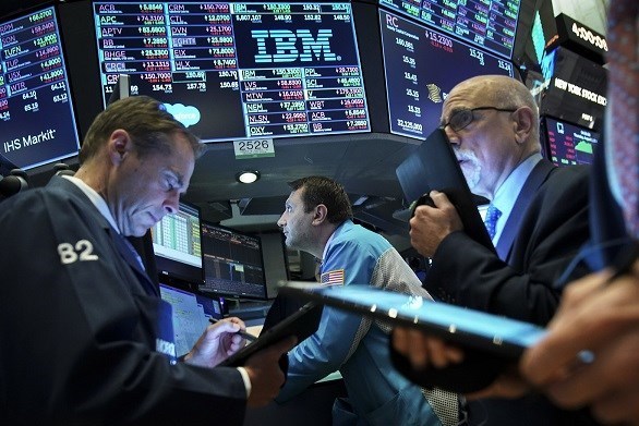 Chứng khoán Mỹ phục hồi, Dow Jones tăng 370 điểm