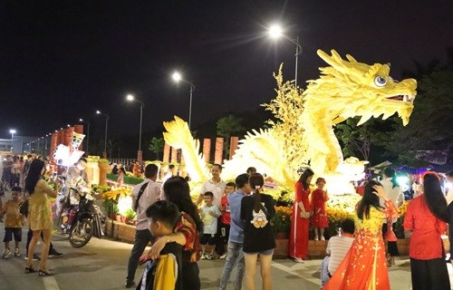 Nhiều điểm du lịch tại Đồng bằng sông Cửu Long hút khách đến tham quan