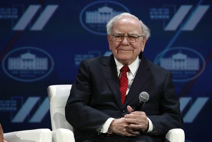 Huyền thoại Warren Buffett giữ bí mật khoản đầu tư mới, tiếp tục bán ra Apple