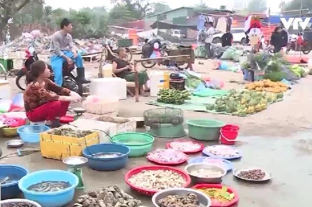 Nghịch lý nơi cần chợ thì không có, nơi có lại... không cần