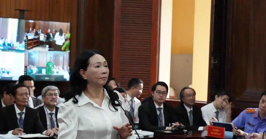 Bị cáo Trương Mỹ Lan phủ nhận cáo trạng, nói chỉ sở hữu 4,9% cổ phần tại SCB