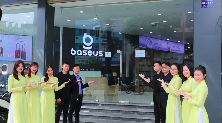 Nhiều ưu đãi, phần quà hấp dẫn trong ngày Baseus Đống Đa khai trương