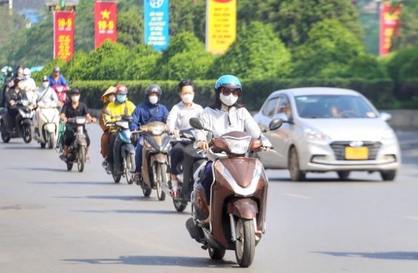 Miền Bắc mưa giảm, trưa trời nắng, miền Nam có nơi 37 độ C