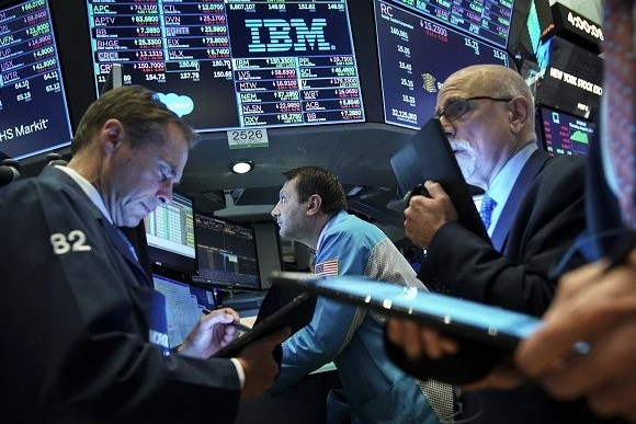 Dow Jones giảm phiên thứ 4 liên tiếp, sụt mạnh nhất trong hơn một năm