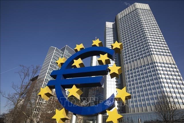 Cách Châu Âu đương đầu với các cú sốc kinh tế