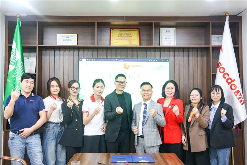 VEF Global tặng website chuyên nghiệp cho hội thông qua doanh nghiệp Sóc Đỏ